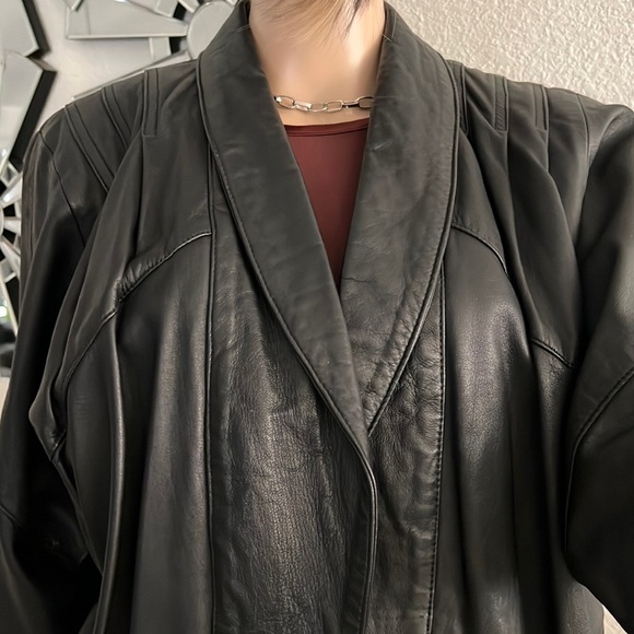 Vintage women’s Genuine leather jacket size 10/L please check measurement - Picture 1 of 17